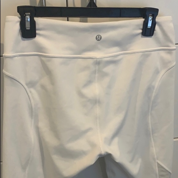 Lululemon twist and train crop 19in NWOT - Picture 9 of 12